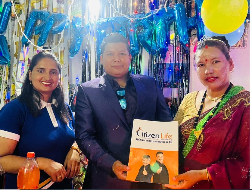 बिर्सनाले आफ्नो जन्मदिनमा पाइन् १० लाखको बीमा पोलिसी उपहार