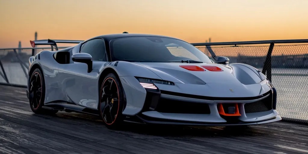 पहिलो इलेक्ट्रिक कार ल्याउँदै फेरारी, मूल्य सुन्दा उड्छ होश