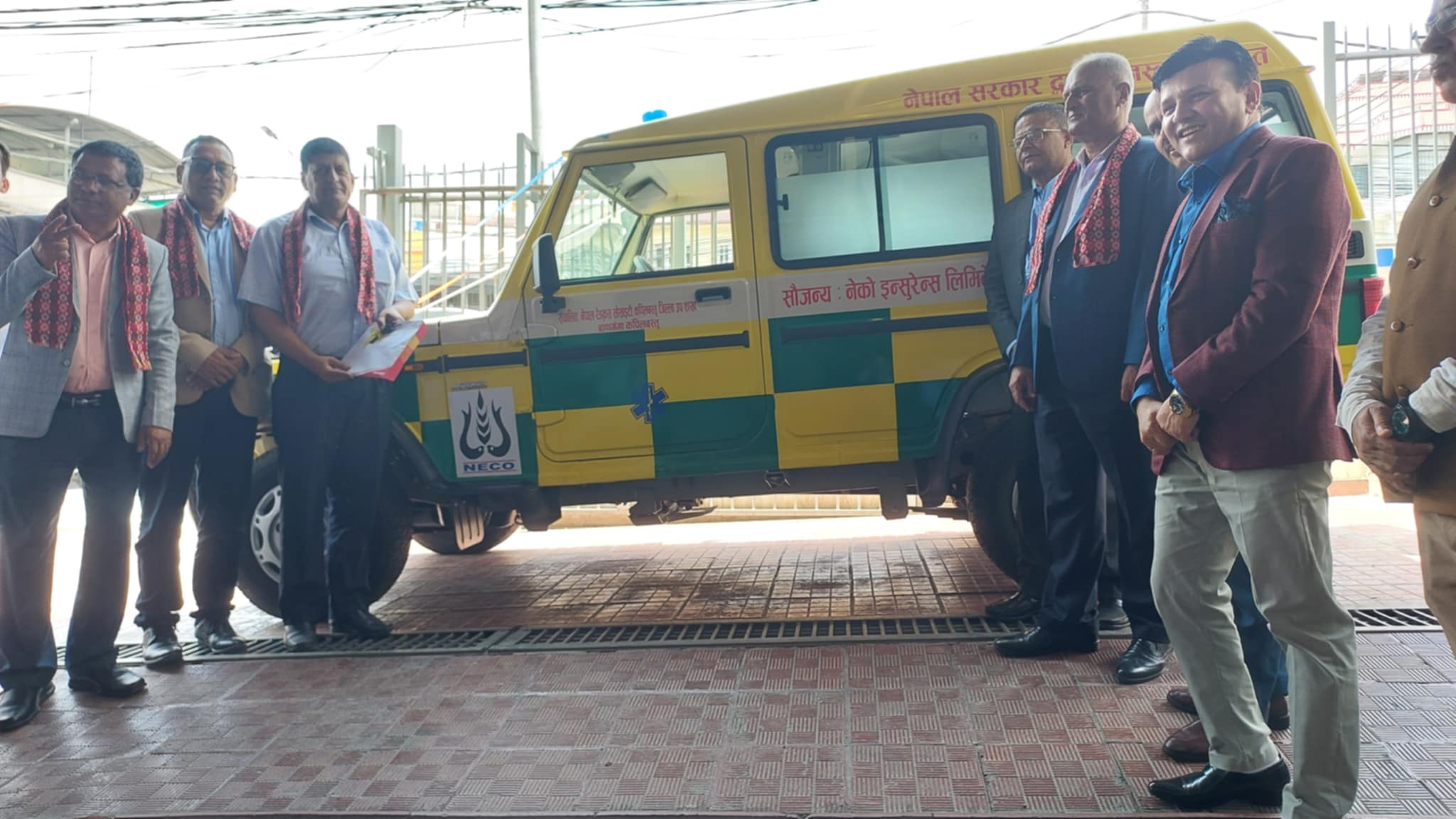 नेको इन्सुरेन्सद्वारा रेडक्रस वाणगंगालाई एम्बुलेन्स सौजन्य, प्रक्रिया सहज बनाइदिएमा सबै प्रदेशमा बाँड्ने प्रतिबद्धता