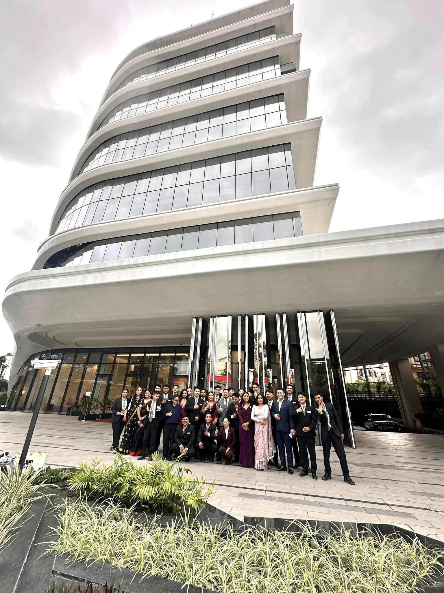 आठ अर्ब लगानीमा निर्माण भएको पाँच तारे हिल्टन होटलको आज भव्य उद्घाटन (तस्वीर सहित)