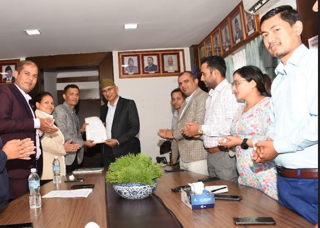 सबै क्षेत्रको मनोबल टुटेको पाएँ, धैर्यको बाँध फुटिसकेको देखेँ: अर्थमन्त्री पौडेल