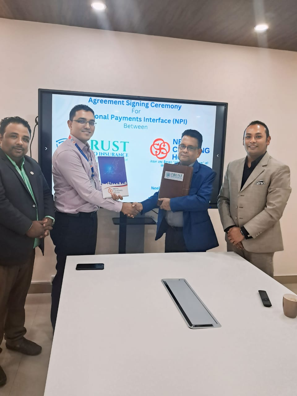 ट्रष्ट माइक्रो इन्स्योरेन्स र नेपाल क्लियरिङ हाउसबीच सम्झौता
