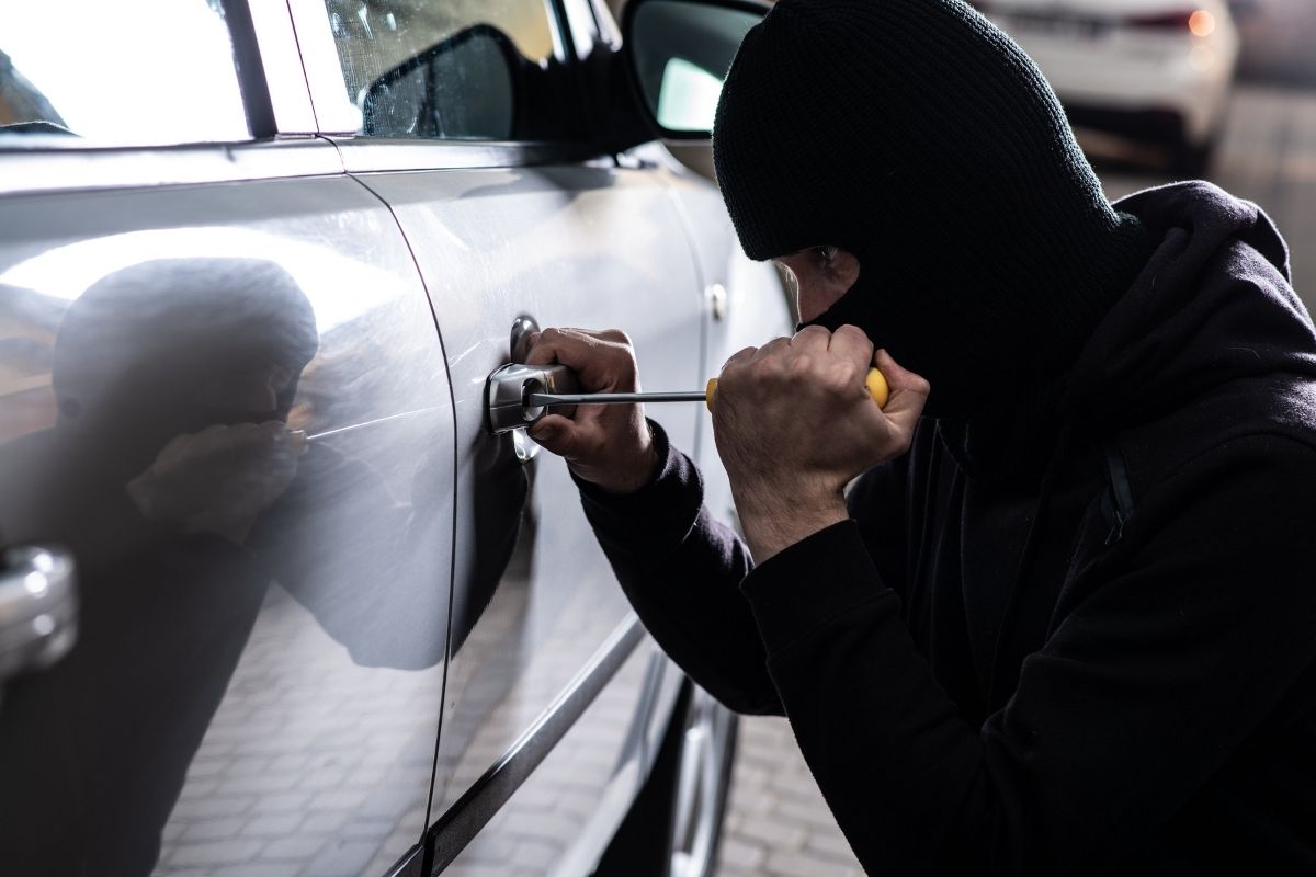 क्यानडामा कार चोरीको बिगबिगी, बीमा कम्पनीले तिरे १ अर्ब डलर