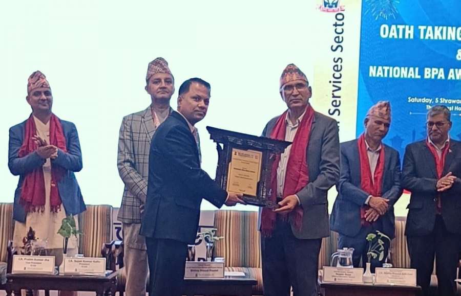 मुक्तिनाथ विकास बैंक ‘गोल्ड अवार्ड’बाट सम्मानित