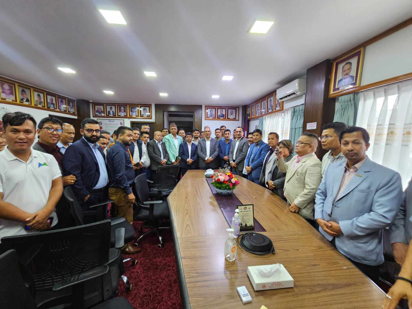 महासंघ प्रतिनिधि र अर्थमन्त्रीबीच भेटः निजी क्षेत्रलाई अर्थतन्त्रको महत्वपूर्ण खम्बाका रुपमा अघि बढाउने प्रतिबद्धता