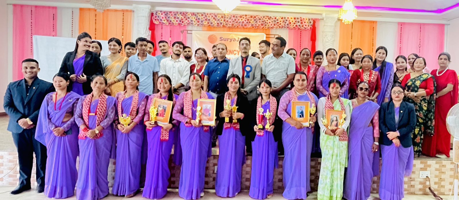 उत्कृष्ट कार्य गर्ने अभिकर्ता र एजेन्सी म्यानेजरलाई सुर्यज्योतीको दमौली शाखाले गर्यो सम्मान