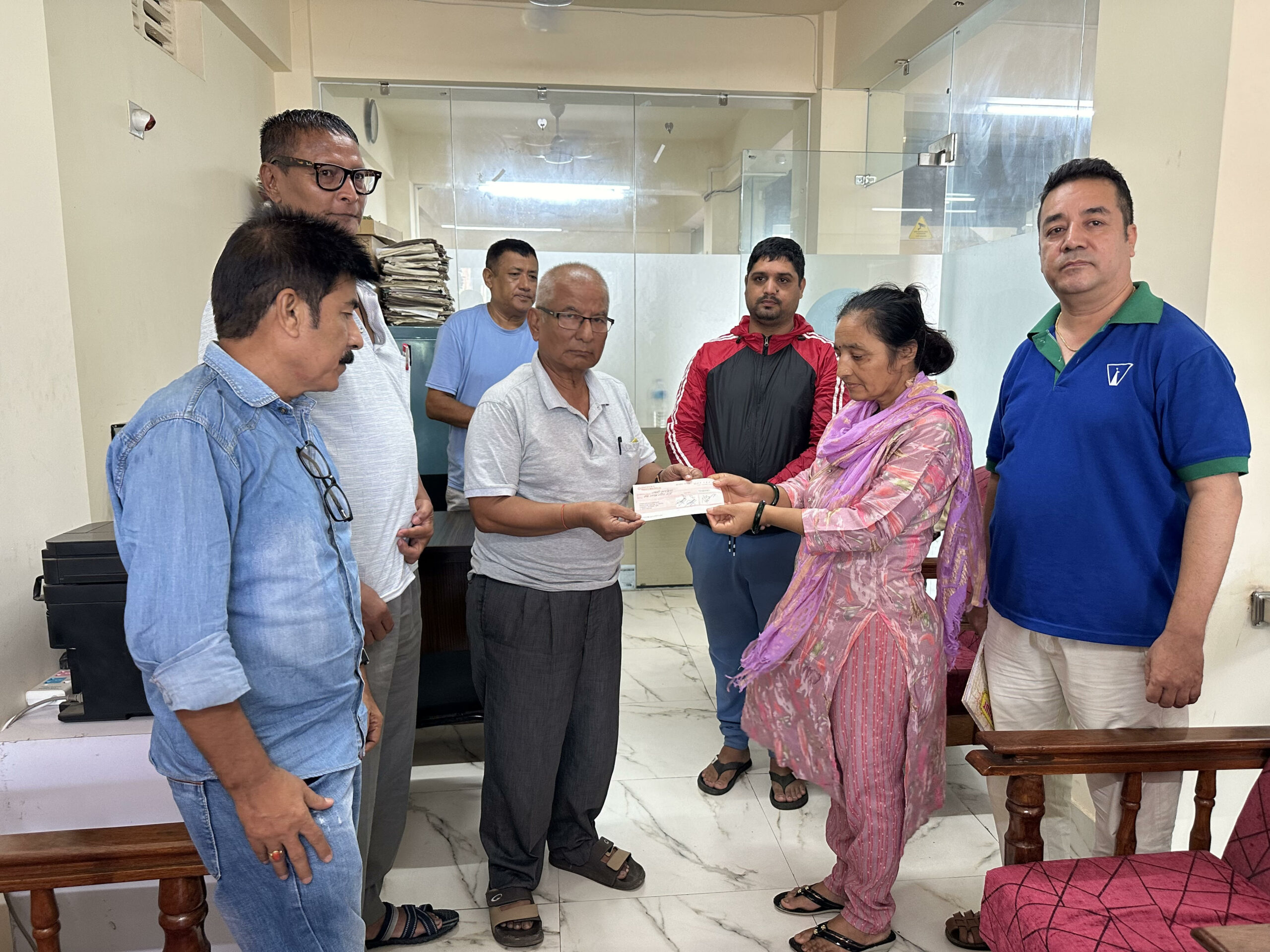 नेशनल इन्स्योरेन्सद्वारा दुर्घटना बीमा बापतको दाबी रकम हस्तान्तरण