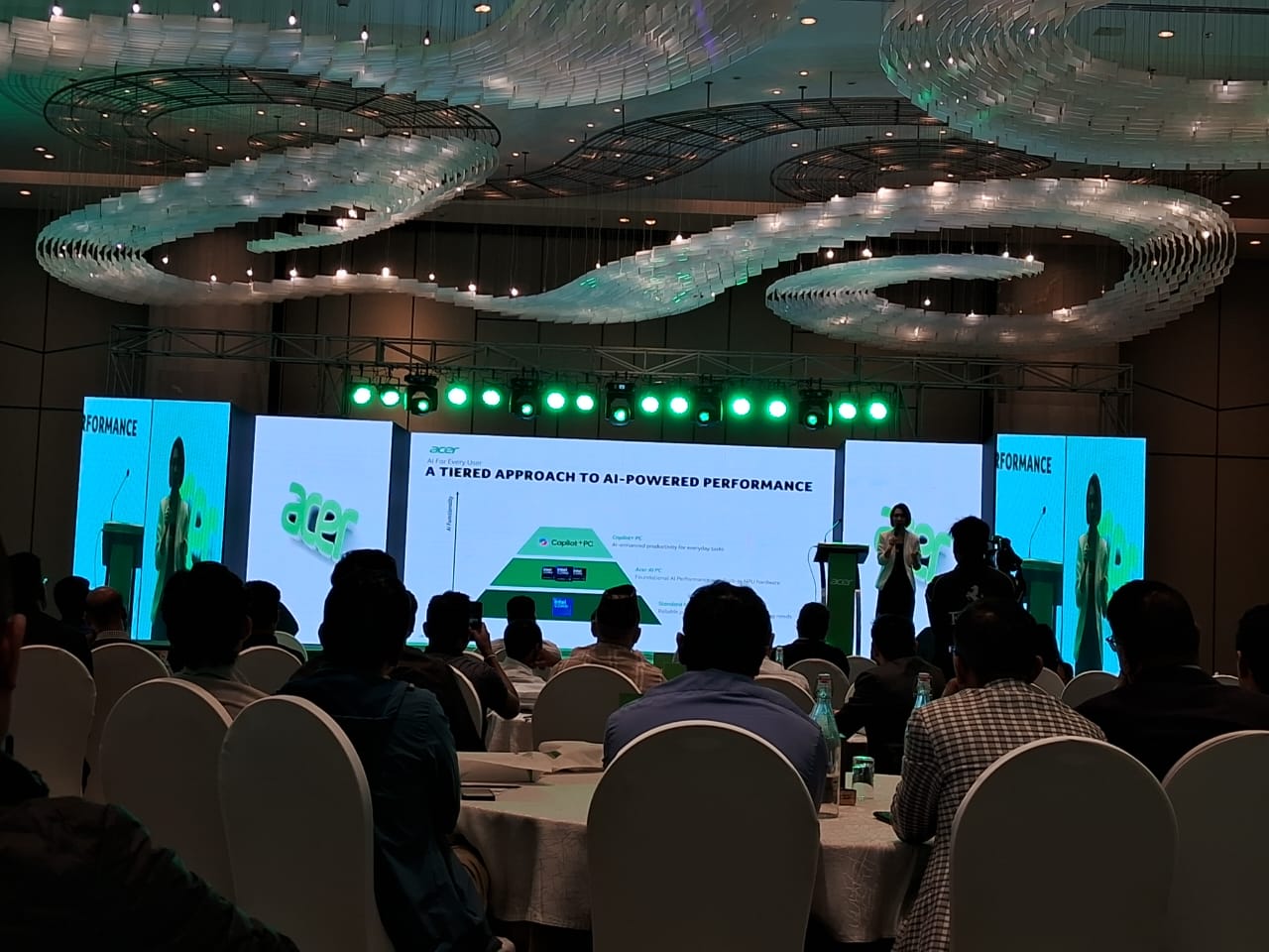 मर्केण्टाइलले नेपाली बजारमा ल्यायो एआईमा आधारित एसर ब्राण्ड ल्यापटप