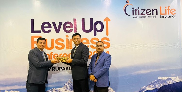 Naresh, who entered insurance as an agent, is now running the entire region, saying, “The company becomes stronger when the agents become competent.”