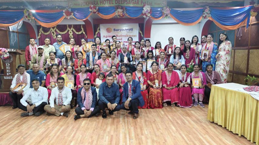 सूर्यज्योती लाइफको नयाँबजार शाखाद्वारा अभिकर्ता र एजेन्सी म्यानेजरलाई सम्मान