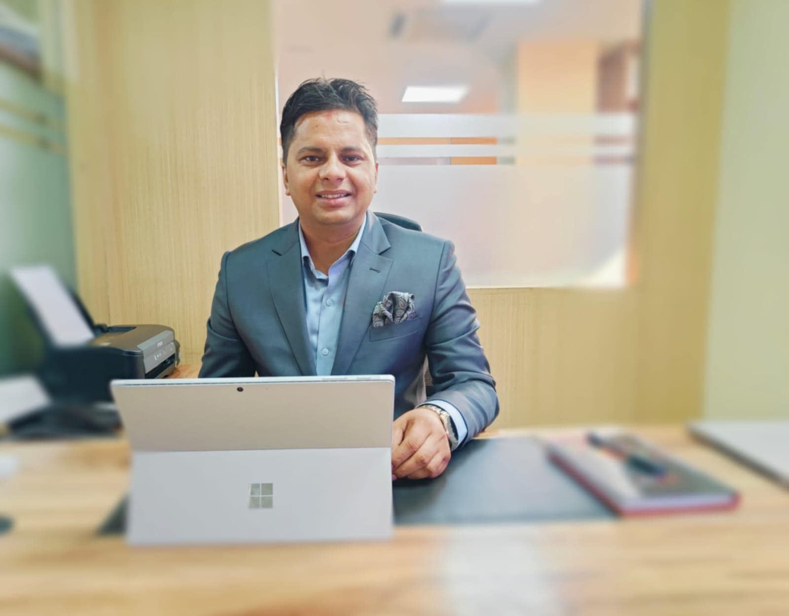 हिमालयन लाइफबाट बाहिरिए मधेश प्रमुख आइआर सुवेदी