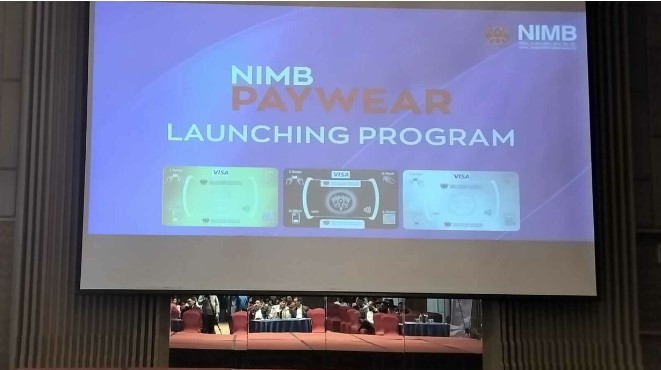 नेपालमा पहिलो पटक नेपाल इन्भेष्टमेण्ट मेगा बैंकले ल्यायो भिसा वेयरेबल स्टिकर