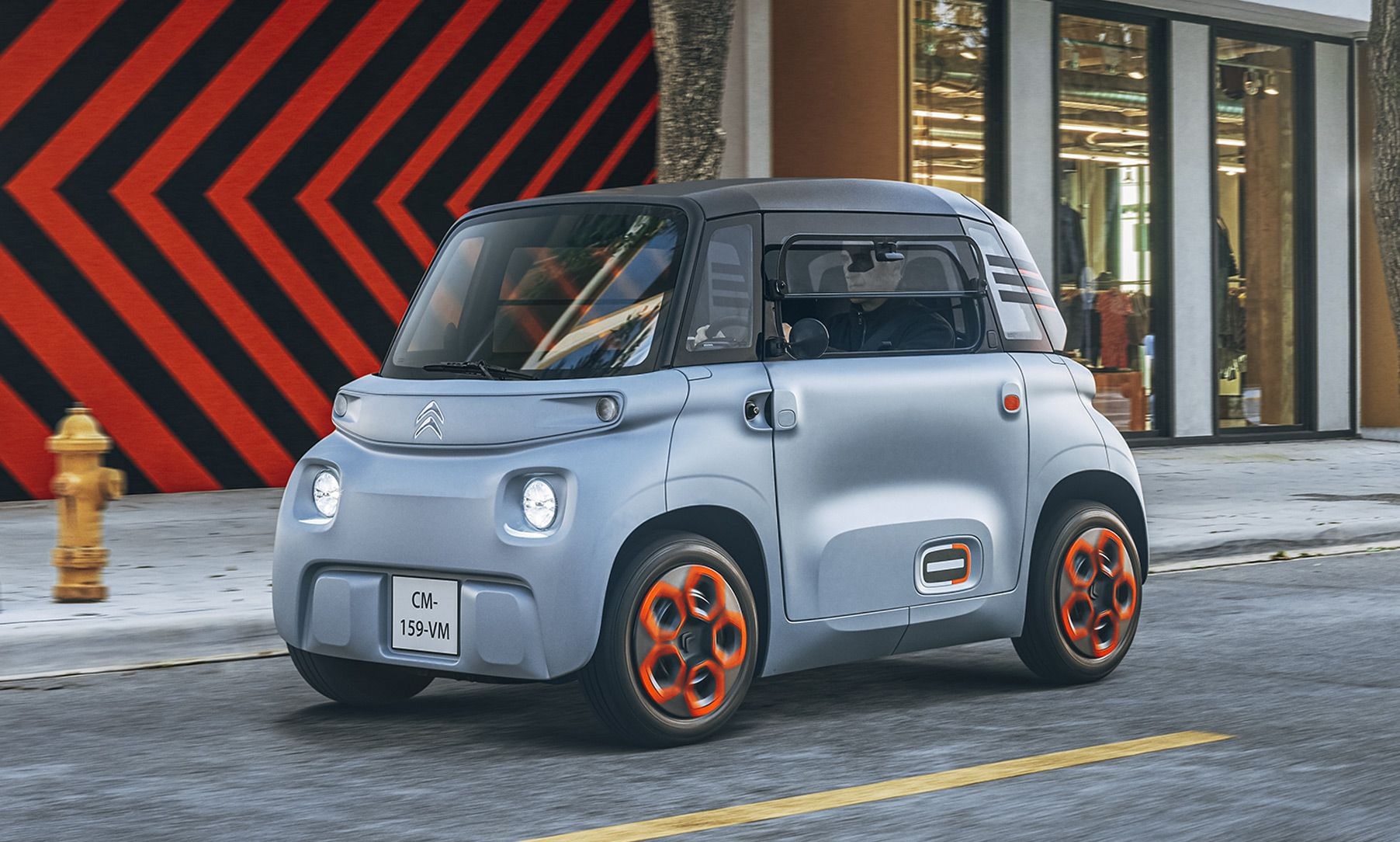 क्युट लुक अनि गज्जबको रेन्ज, लन्च भयो नानोभन्दा सानो इलेक्ट्रिक कार