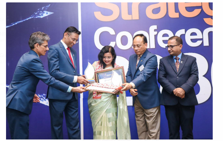 The rush to do new things led Rita from cooperatives to insurance, now she is a strong leader