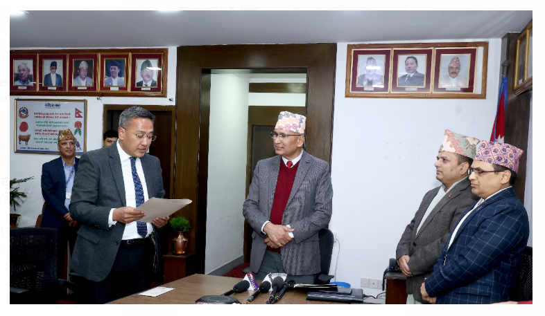 धितोपत्र बोर्डका अध्यक्ष श्रेष्ठद्वारा सपथ ग्रहण