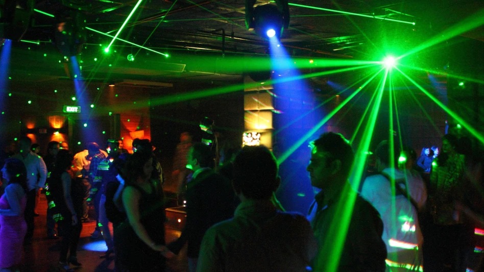 कस्तो हुन्छ अर्बपतिहरुको पार्टी ? भित्र यस्तो हुन्छ माहौल