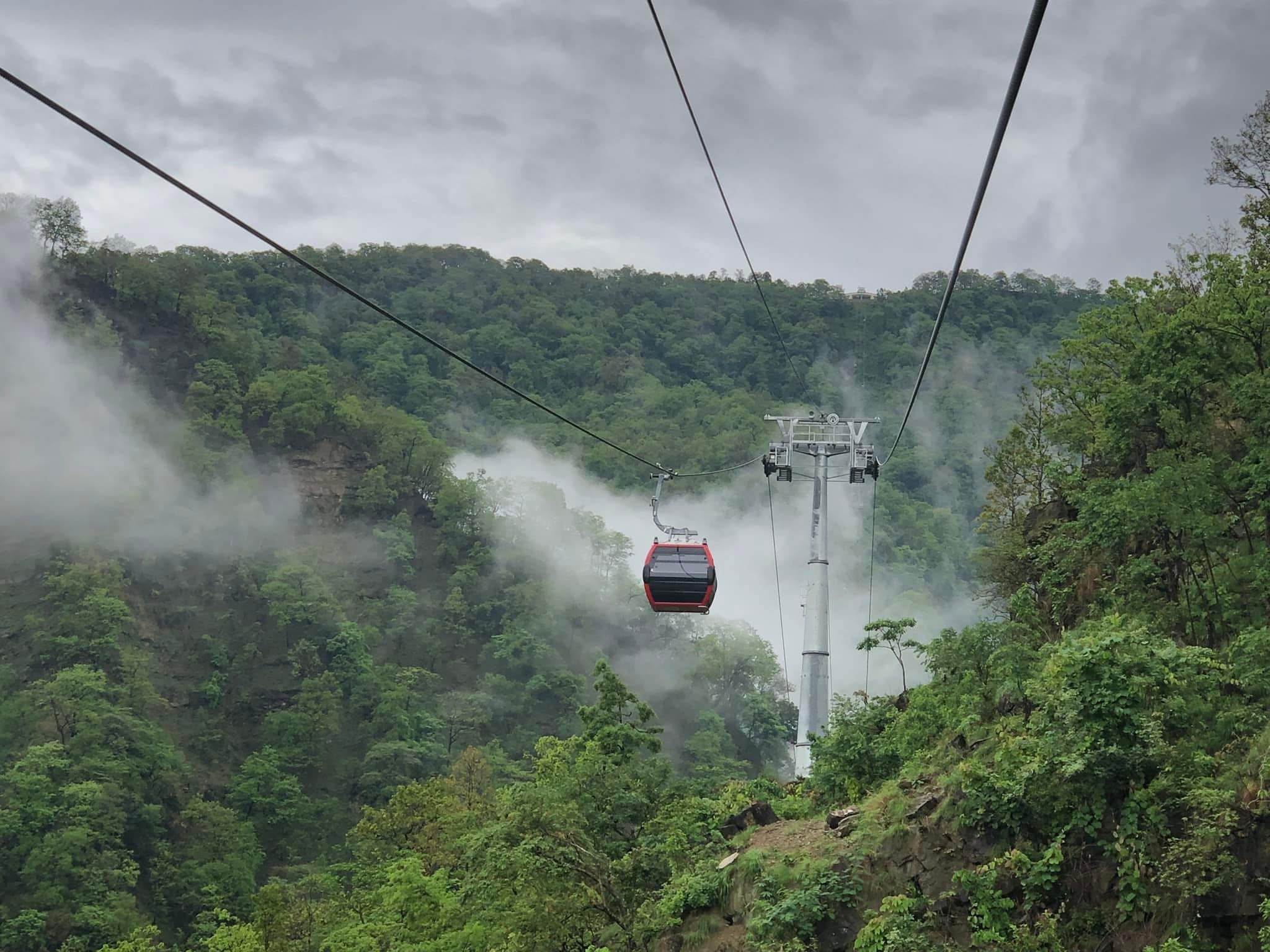 रू. ५ अर्ब लगानीमा कैलालीमा निर्माणाधीन केबलकारको दोश्रो चरणको शिलान्याश