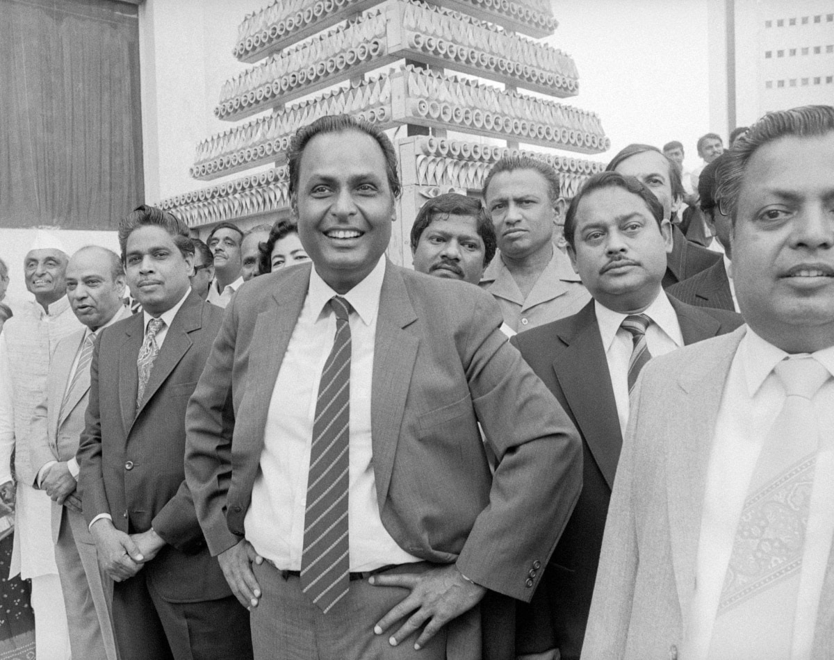 पेट्रोलपम्पमा जागिर, मात्र रु. ३०० तलब, एउटा आइडिया चम्कियो धीरुभाइ अम्बानीको भाग्य