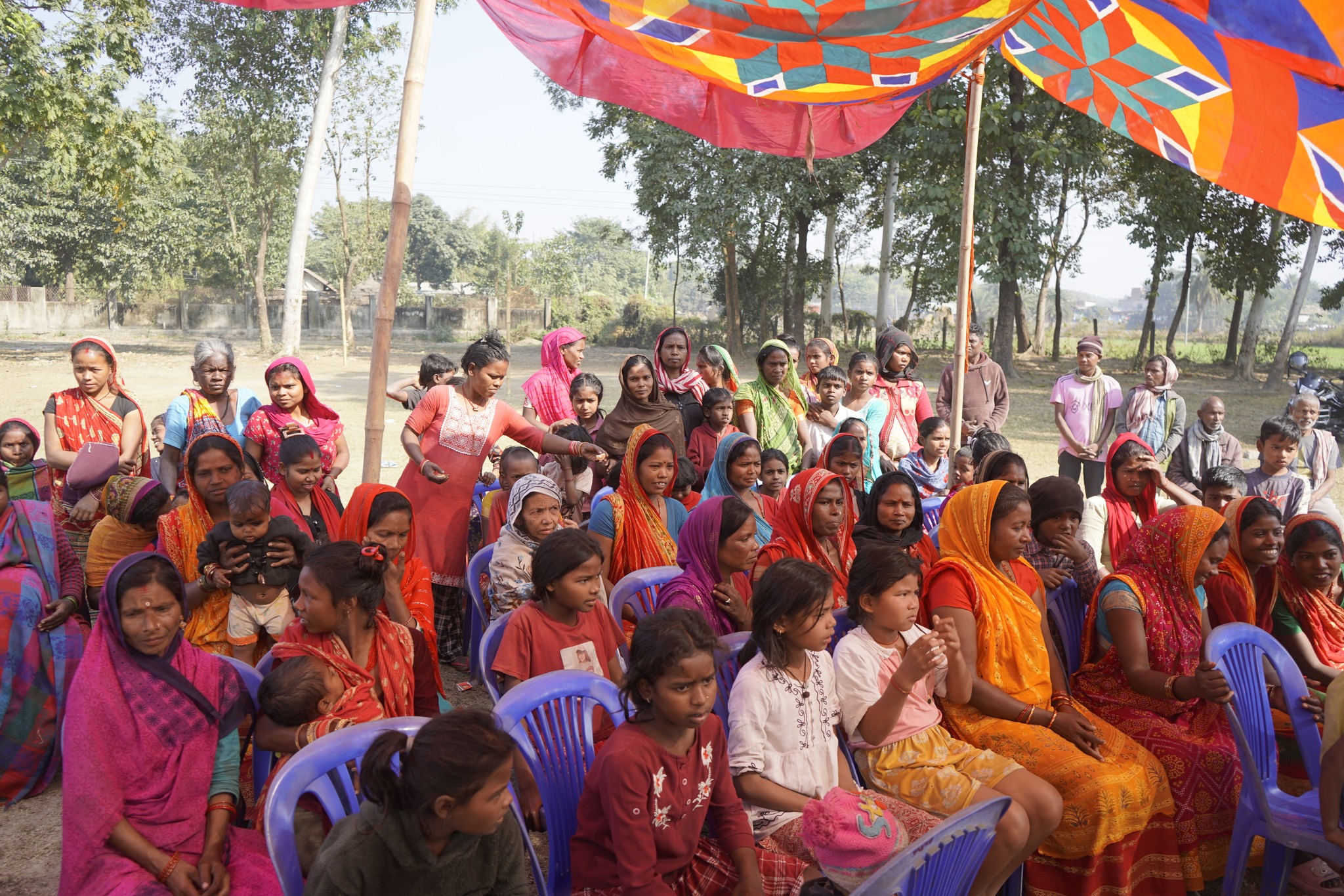 मेट लाइफ र फरवार्ड नेपालद्वारा न्यानो कपडा वितरण