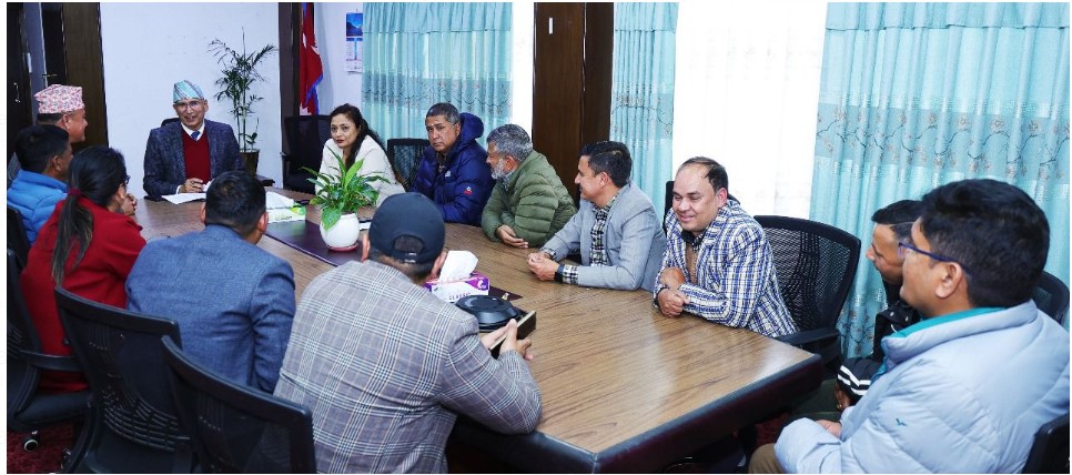 सरकारको सदासयतालाई कमजोरी नठान्न निर्माण व्यवसायीलाई अर्थमन्त्रीको आग्रह