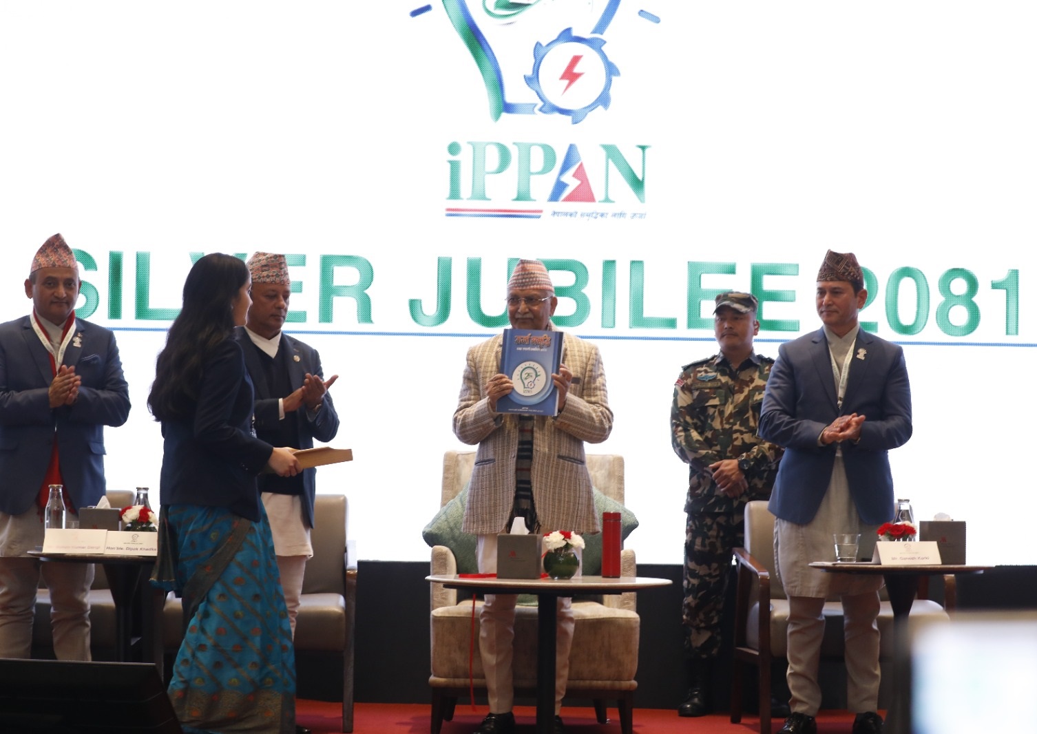 विदेशीले पैसा दिएन भनेर चिन्ता नगरौँ, आफैँ-आफैँ उठाएर ठूला आयोजना बनाऔँः प्रधानमन्त्री