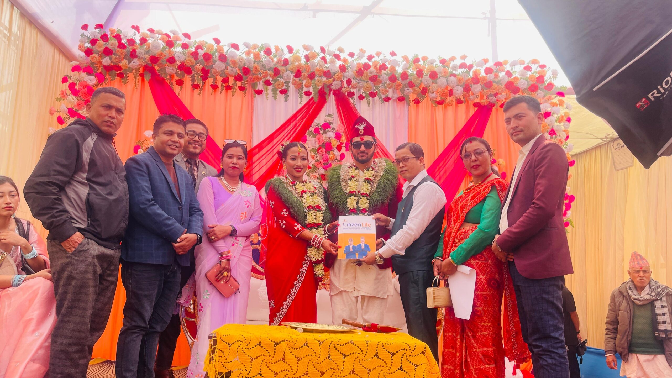 प्रमिशाले आफ्नो विवाहमा पाइन् सिटिजन लाइफको बीमा पोलिसी उपहार