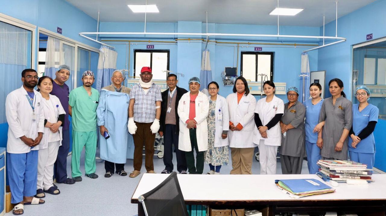 अर्थमन्त्री पौडेल अस्पतालबाट डिस्चार्ज