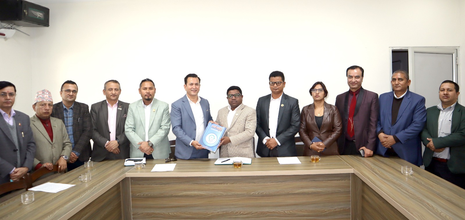 निकुञ्ज र संरक्षण क्षेत्रका सीमाना हेरफेर गरी जलविद्युत आयोजना विकास गर्ने वातावरणका बनाउन माग