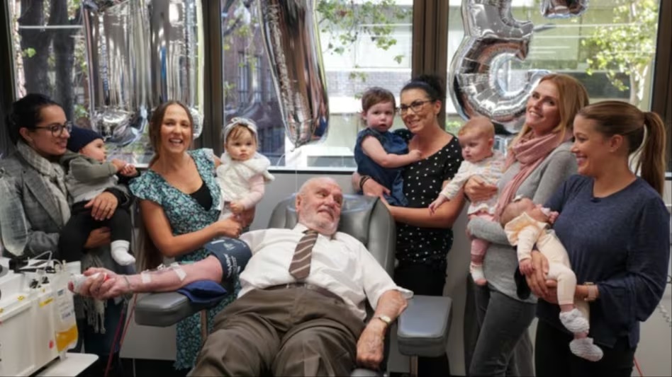 एकै व्यक्तिले रक्तदान गरेर बचाए २० लाख बच्चाको ज्यान ! के थियो रगतमा ?