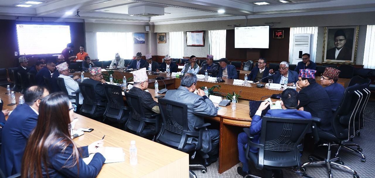 Former Finance Secretaries Suggest Ruthlessly Cutting Out Unproductive Projects