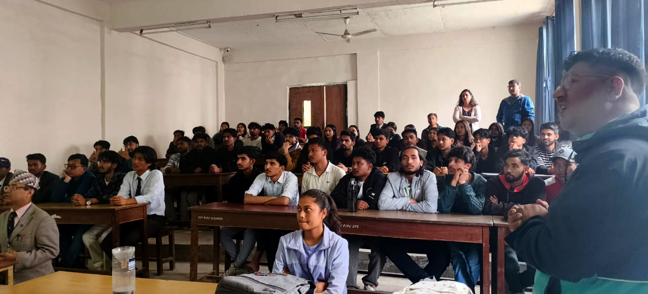 नेपाल इन्जिनियरिङ कलेजका विद्यार्थी वर्षा सम्बन्धी तथ्याङ्क संकलनमा परिचालन