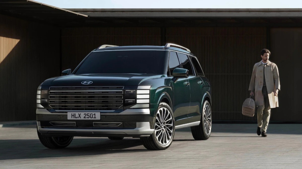 Hyundai launches premium and luxury SUV, 1,000 km journey in full tank