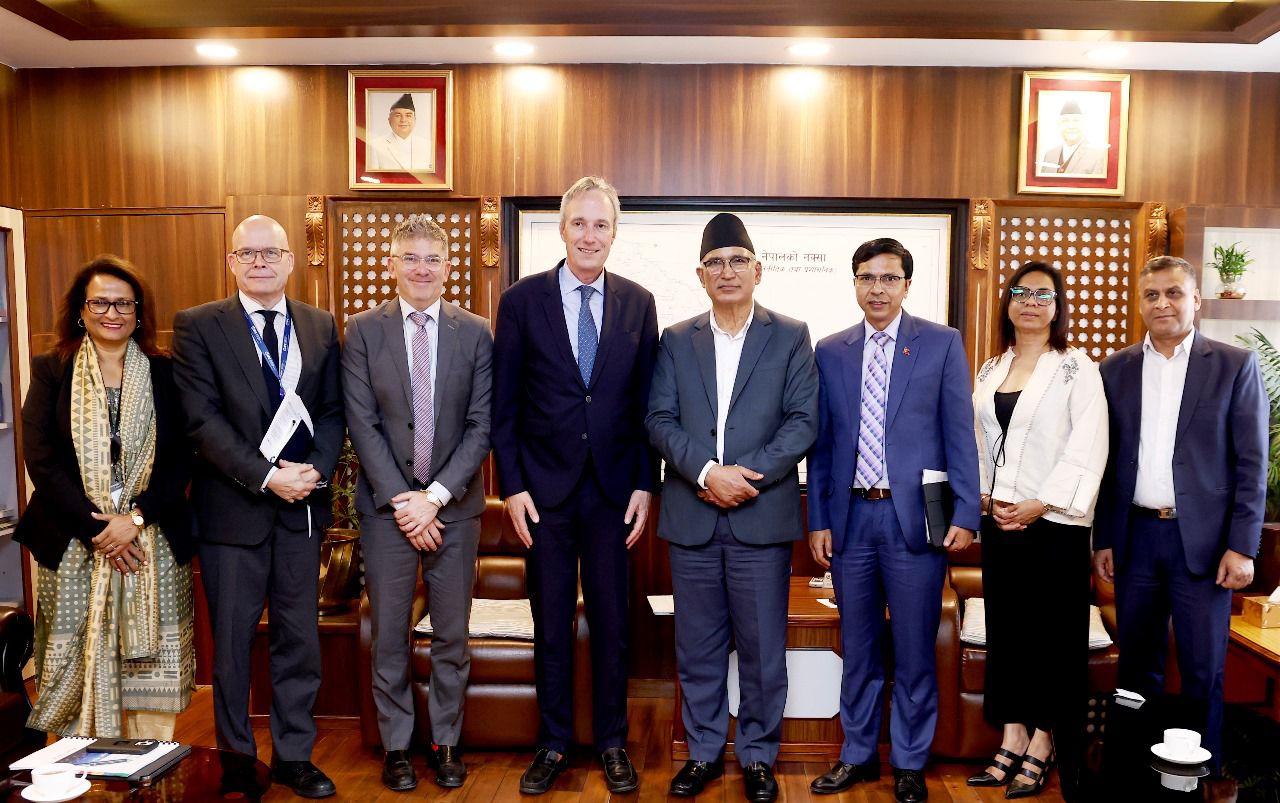 अर्थमन्त्री पौडेल र विश्व बैंकका उपाध्यक्ष राइजरबीच भेटवार्ता