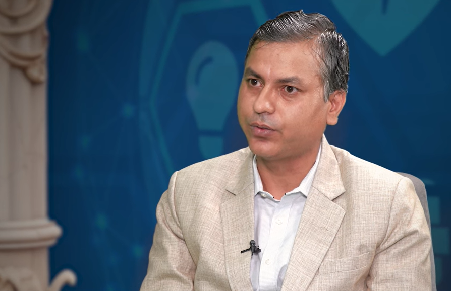 नेपाल लाइफ छाडेका प्रशिक्षक रोजेश बस्नेत प्रभु महालक्ष्मी लाइफ जाँदै