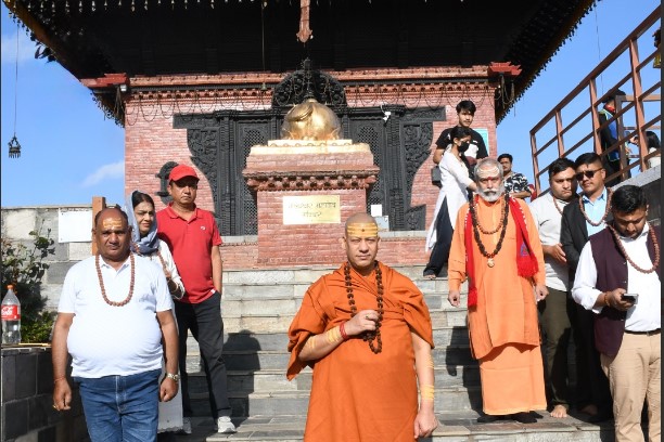 कैलाशानंद महाराजद्वारा भालेश्वर महादेवको दर्शन तथा पूजा आराधना