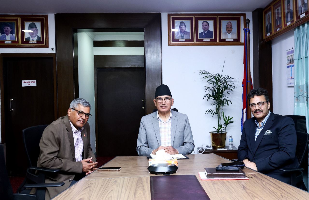 गभर्नरमा विश्व पौडेलसहित ३ जनाको नाम बोकेर अर्थमन्त्री पुगे बालुवाटार