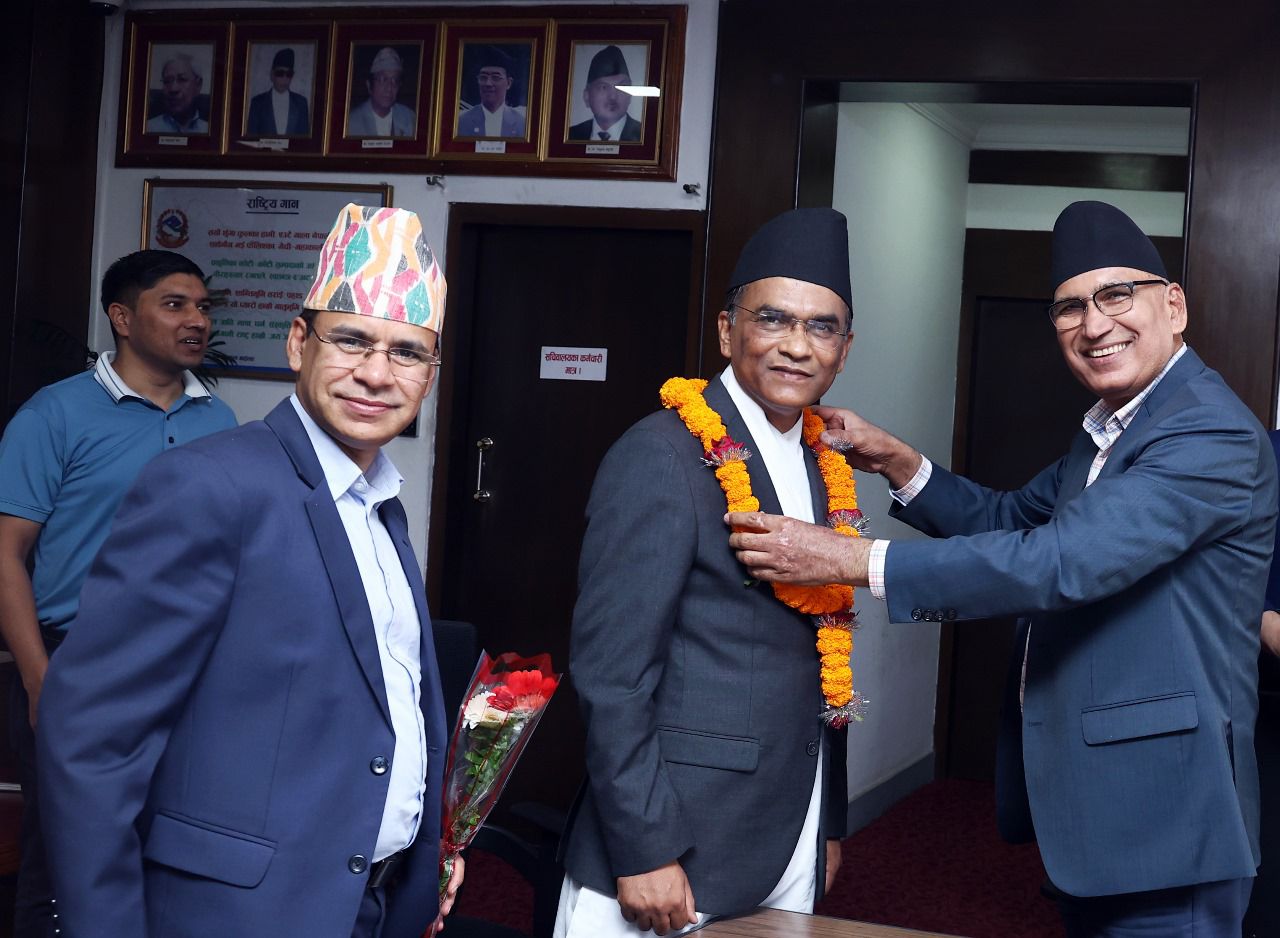 Meeting between Finance Minister and newly appointed Governor Poudel, pledge to increase supervisory capacity of Rastra Bank