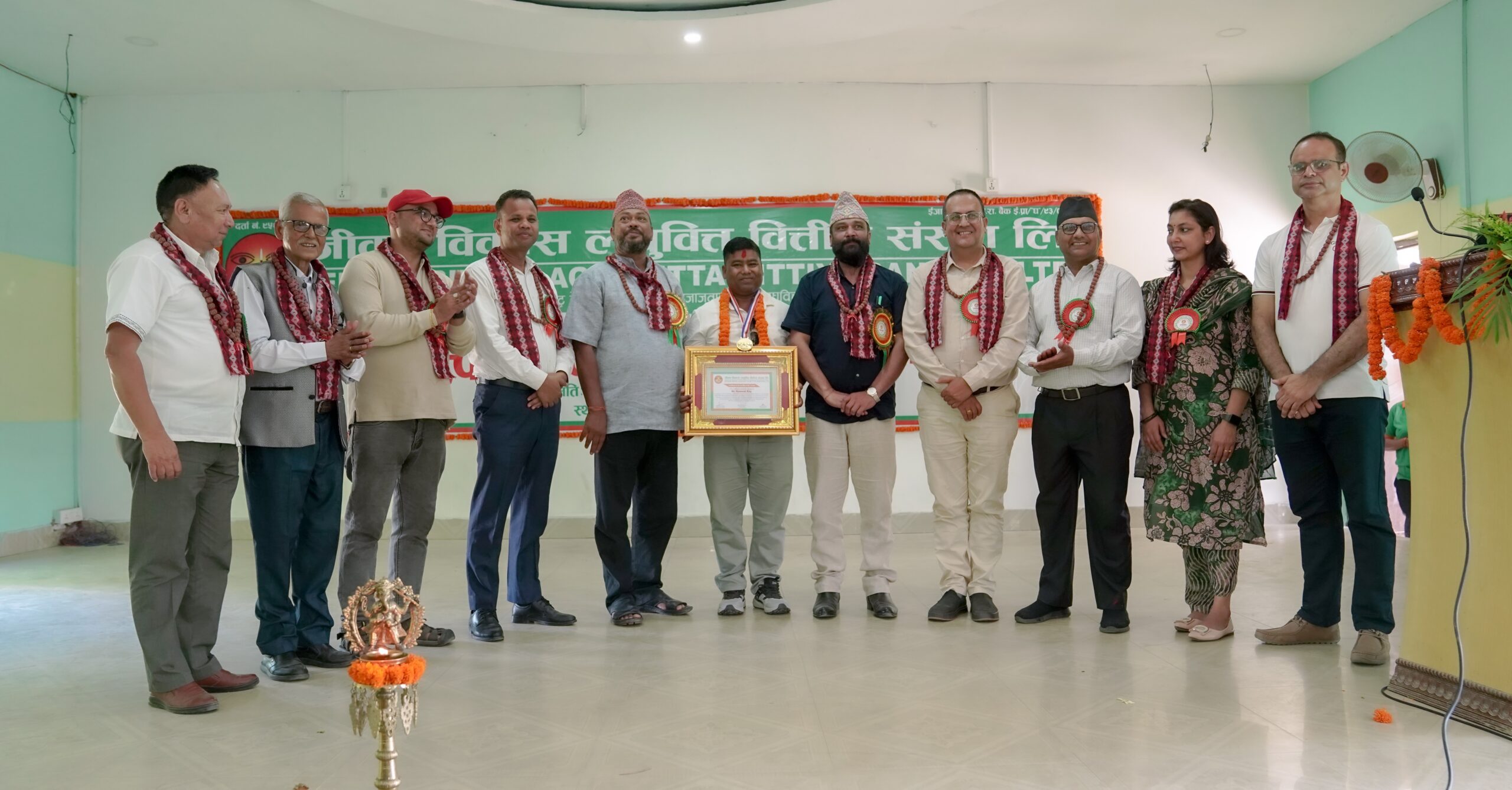 रमेश रायलाई जीवन विकास गोल्डेन, सिठुङलाई साहसी अवार्ड प्रदान