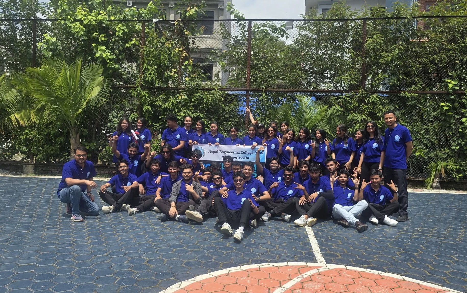 नेक इग्नियमको प्रवर्द्धनका लागि फ्ल्यास मोब प्रदर्शन