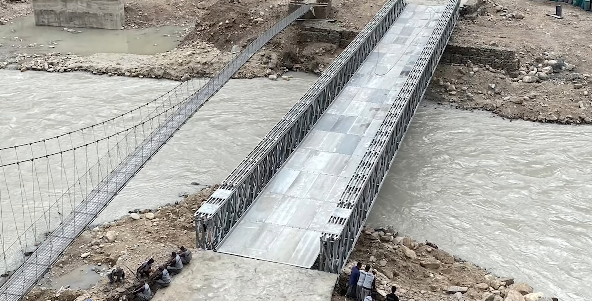 हुम्ला जोड्ने कर्णाली राजमार्गमा ‘अस्थायी’ पुल उद्घाटन गर्न जाँदै प्रधानमन्त्री ओली