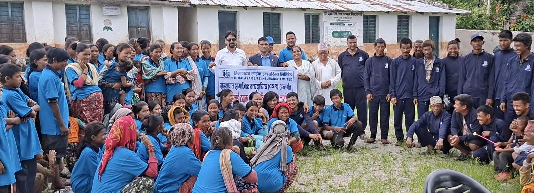 Himalayan Life donates clothes to Raute community