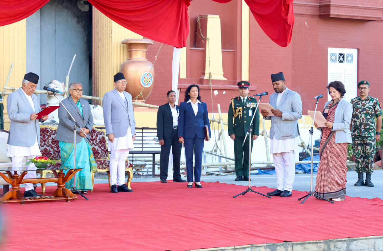 नवनियुक्त दुई मन्त्रीले ग्रहण गरे सपथ