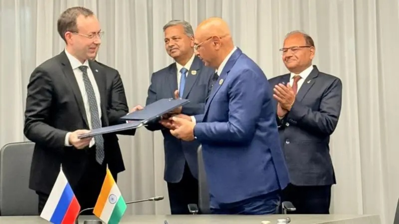 India signs MoU with Russian company to manufacture passenger aircraft