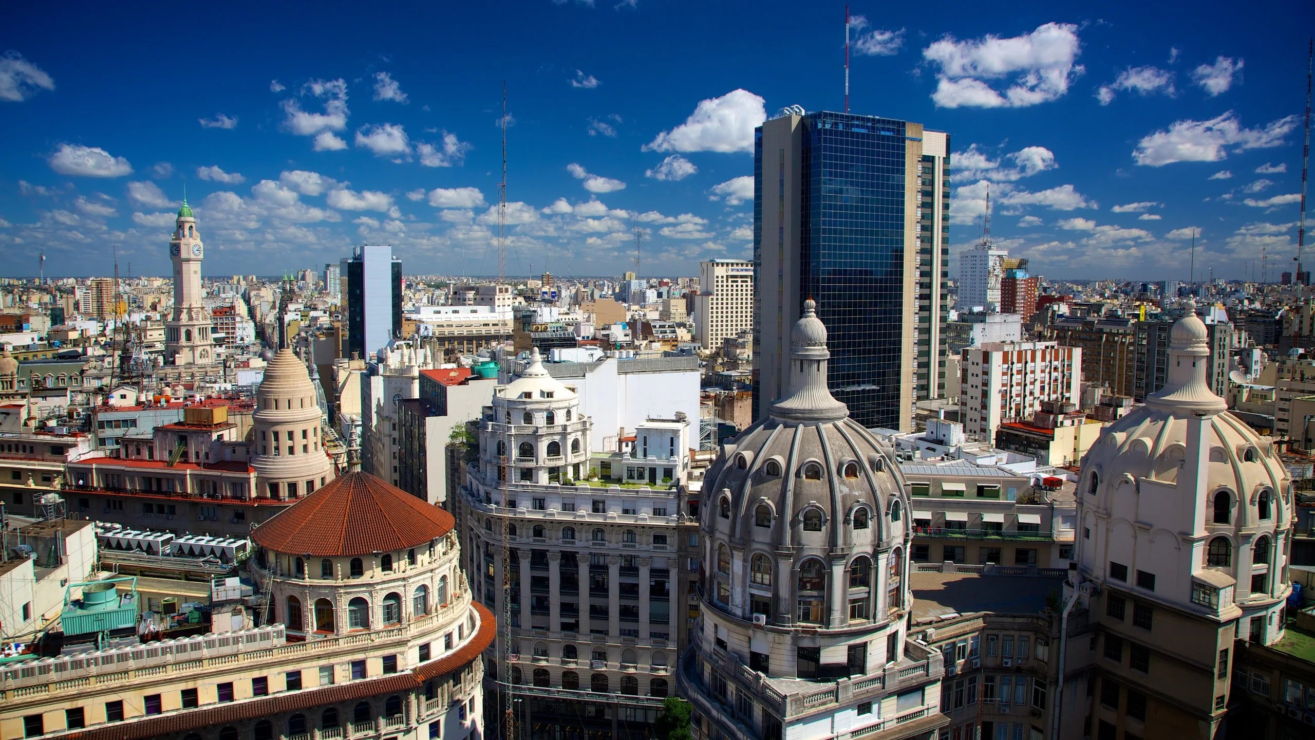 Why is Argentina’s insurance sector facing challenges amid regulatory reforms?