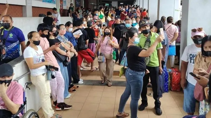 Magnitude 7.4 earthquake hits Philippines