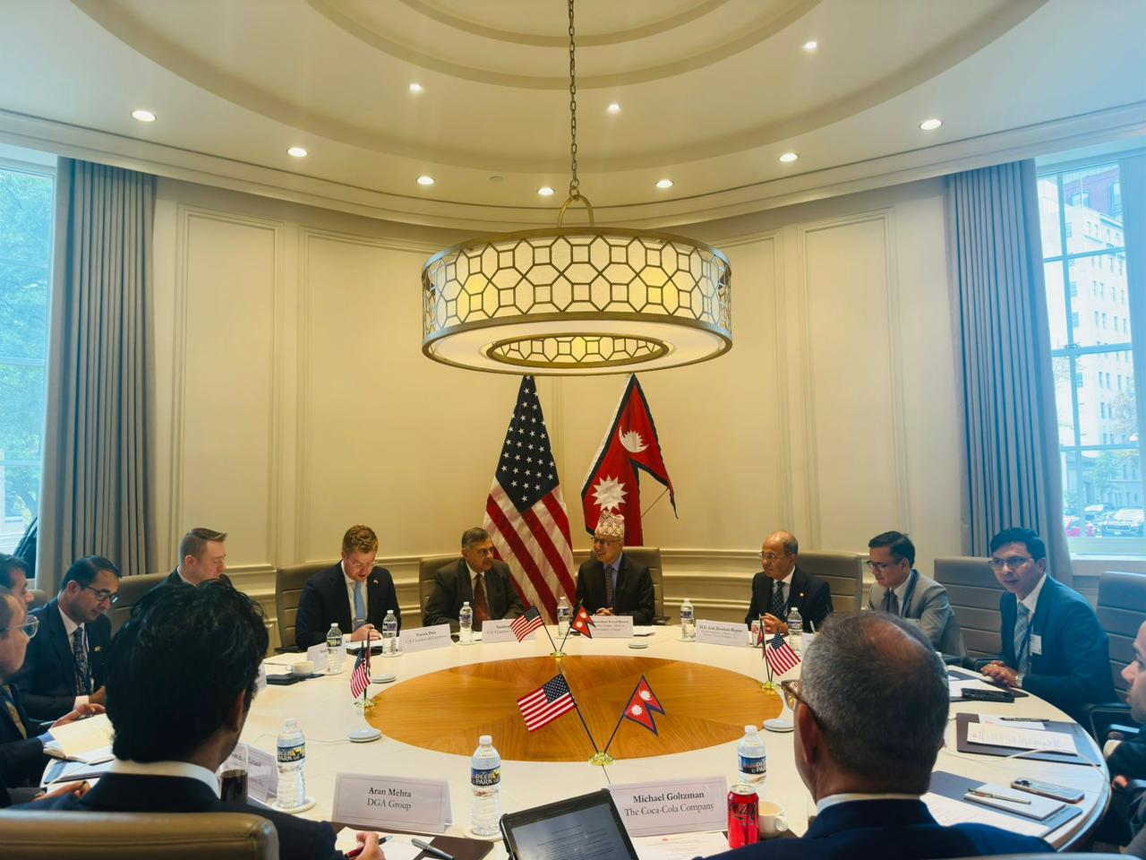 अर्थमन्त्रीद्वारा अमेरिकी उच्च पदस्थ अधिकारीहरु र विभिन्न दातृ निकायसँग छलफल