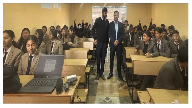 समृद्धि फाइनान्सद्वारा हिमाल कलेज अफ म्यानेजमेन्ट क्याम्पसमा वित्तीय साक्षरता सम्पन्न