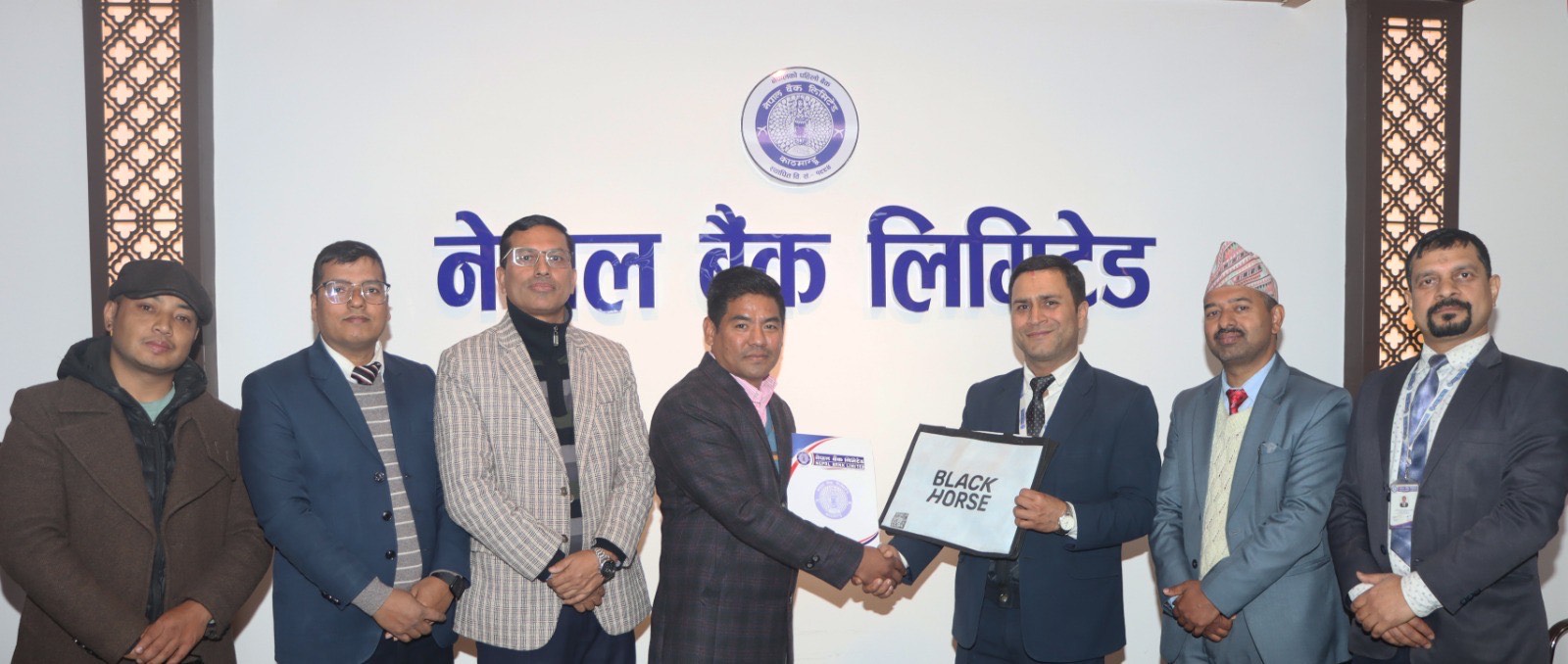 नेपाल बैंकमा आबद्ध सबैले ब्ल्याक हर्स इण्डष्ट्रिजको जुत्ता खरिदमा छुट पाउने