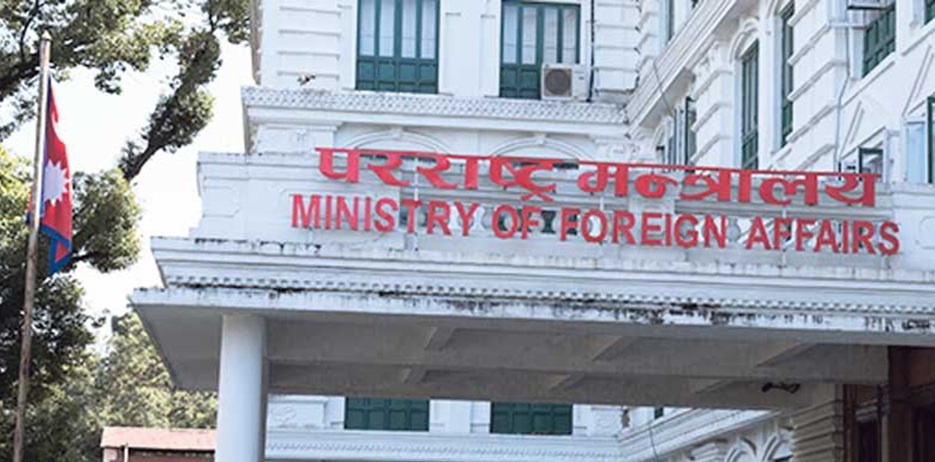 नेपालीलाई सरकारले भन्योः ‘सकेसम्म छिटो इरान छोड्नु, यात्रा नगर्नु’