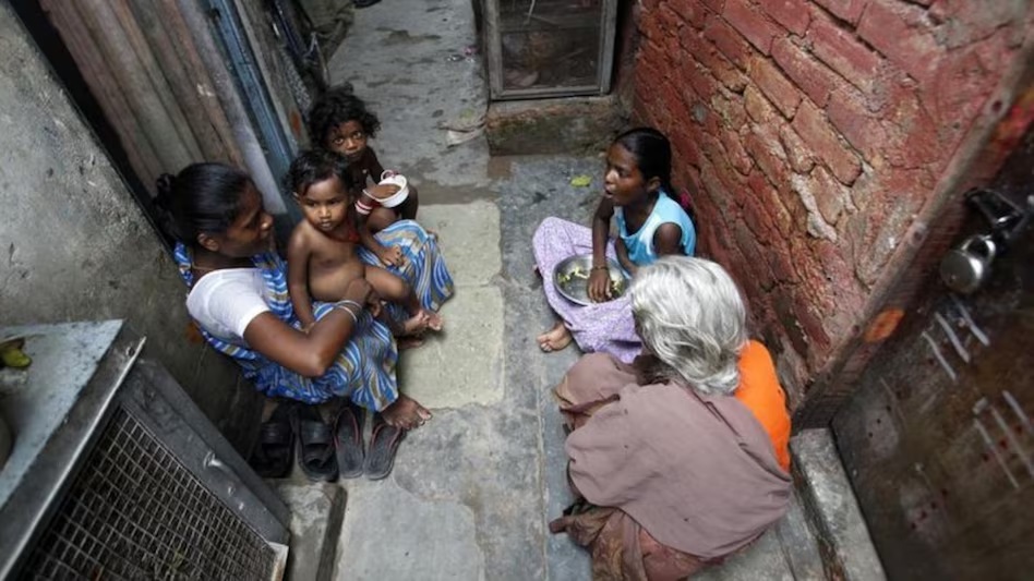 अमेरिका–इरान युद्धले हल्लियो विश्व, गरिबीको संघारमा ३ करोड मानिस